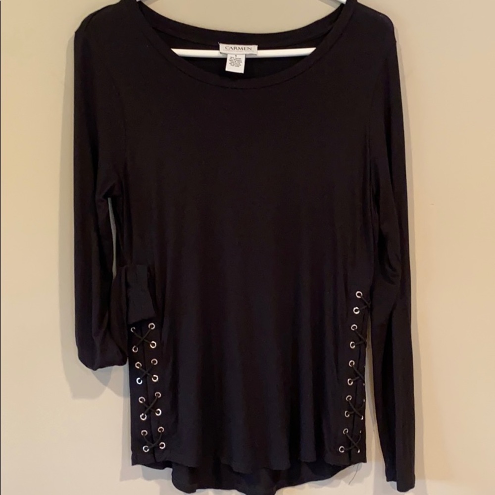 Women’s black lightweight top.